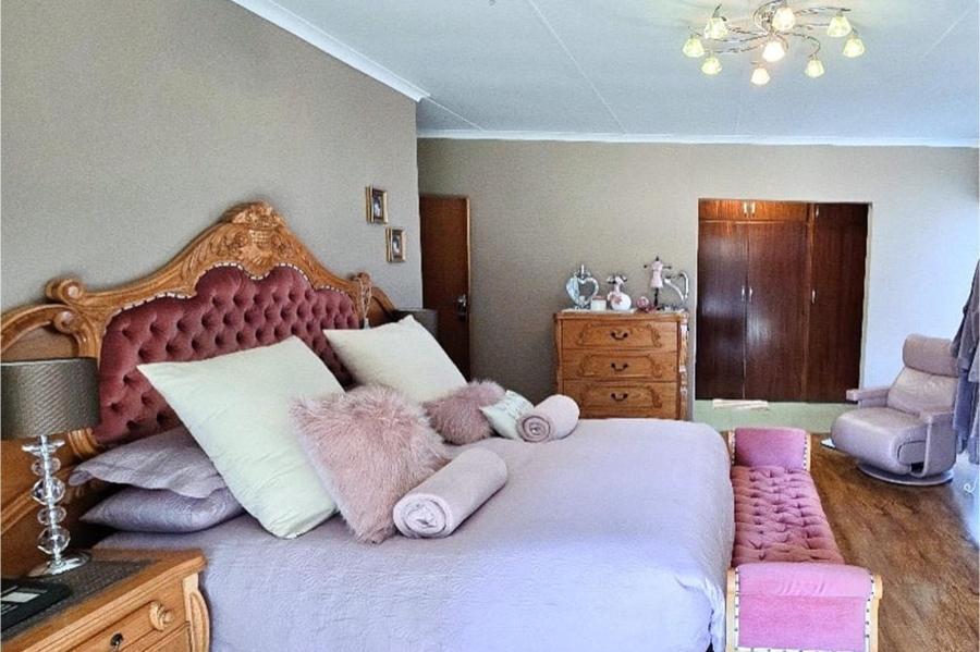 3 Bedroom Property for Sale in Vaalpark Free State